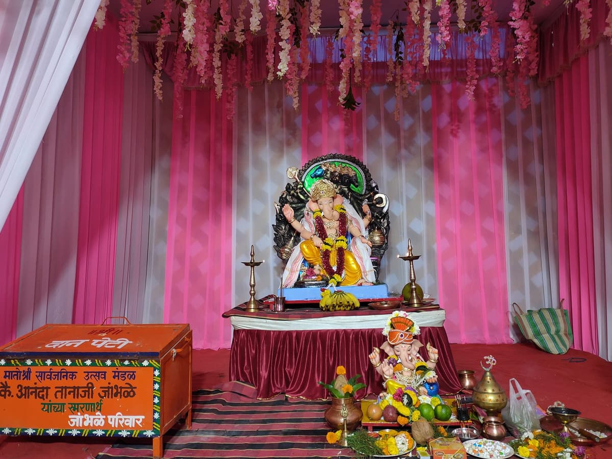 मुख्य मंडप व आरास — मातोश्री शिवगर्जना गणेशोत्सव २०२१, परेल-भोईवाडा